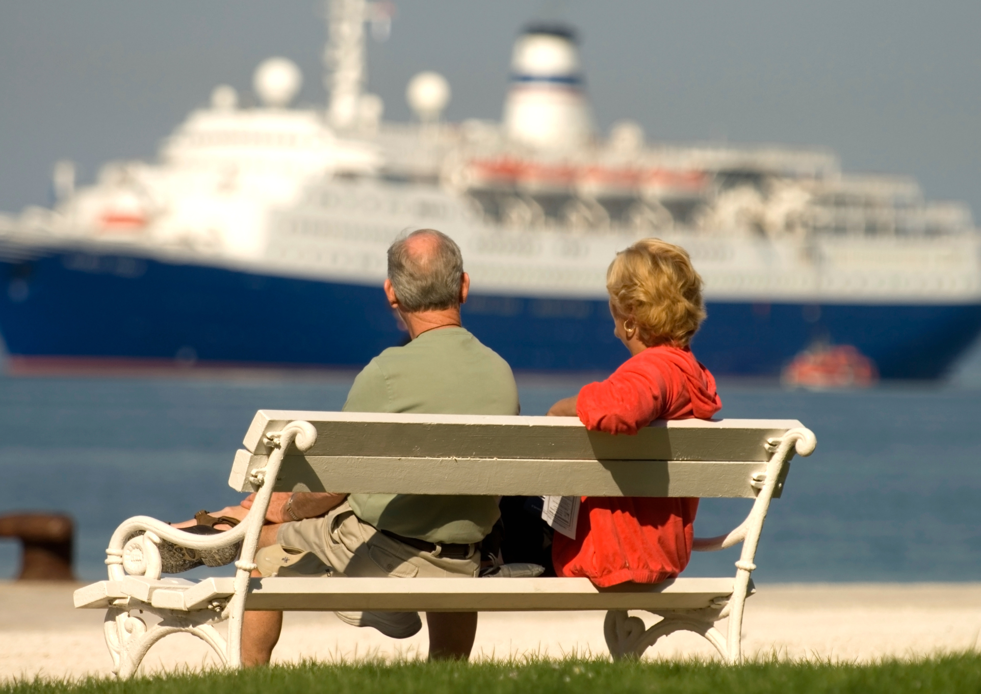 Do ‘resident cruisers’ pay income tax? - AccounTax Zone Limited
